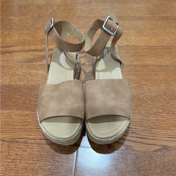 Wedge Sandal - Picture 4 of 4